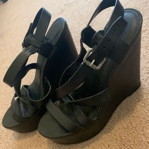 Vera Wang Black Wedges